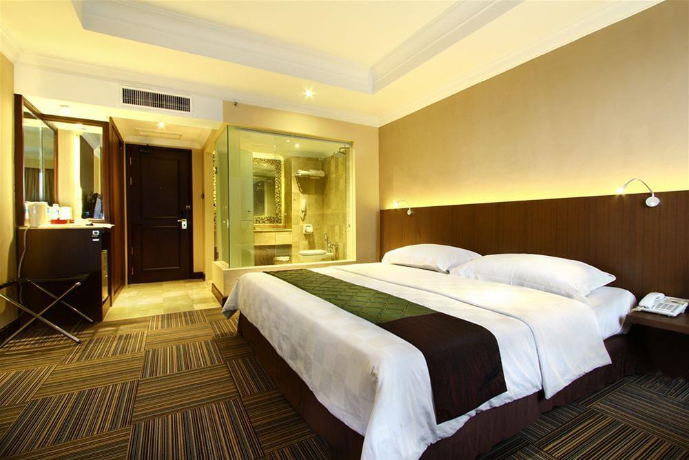 Aiho Hotel Медан Экстерьер фото